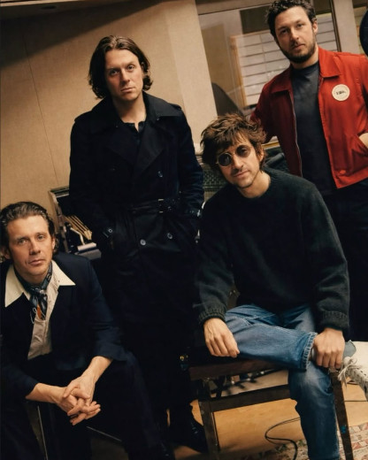 Après 4 ans de silence, Arctic Monkeys signe enfin leur grand retour