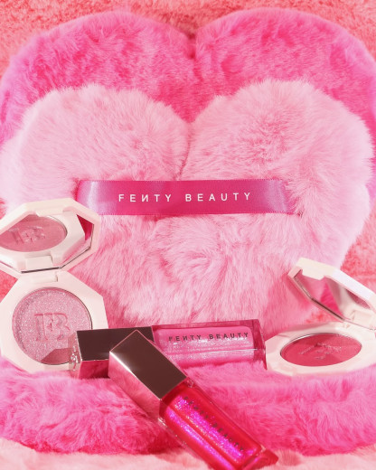 Fenty Beauty signe une collection tout en rose qui fait déjà craquer