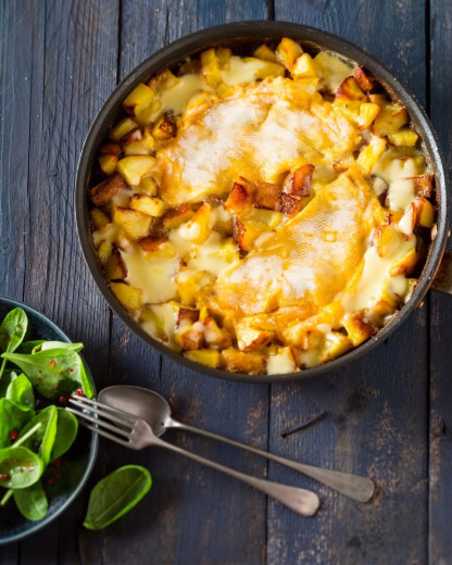 Découvrez la Péla savoyarde : l’ancêtre express de la tartiflette qui fond en bouche