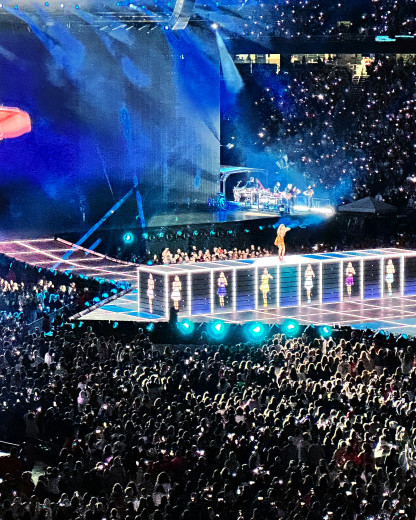 L’incroyable tournée de Taylor Swift explose tous les records et elle fait un cadeau de folie à son équipe !
