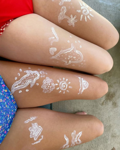 Tatouage solaire : attention à cette tendance TikTok qui peut ruiner votre peau