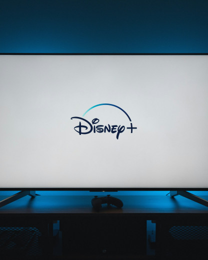 Disney+ frappe fort : plus de 1 500 épisodes d’anime débarquent grâce à un partenariat inédit avec ADN