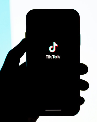 Fatigue sociale et mentale : la trend Tiktok "je m'en fous" devient ultra-virale
